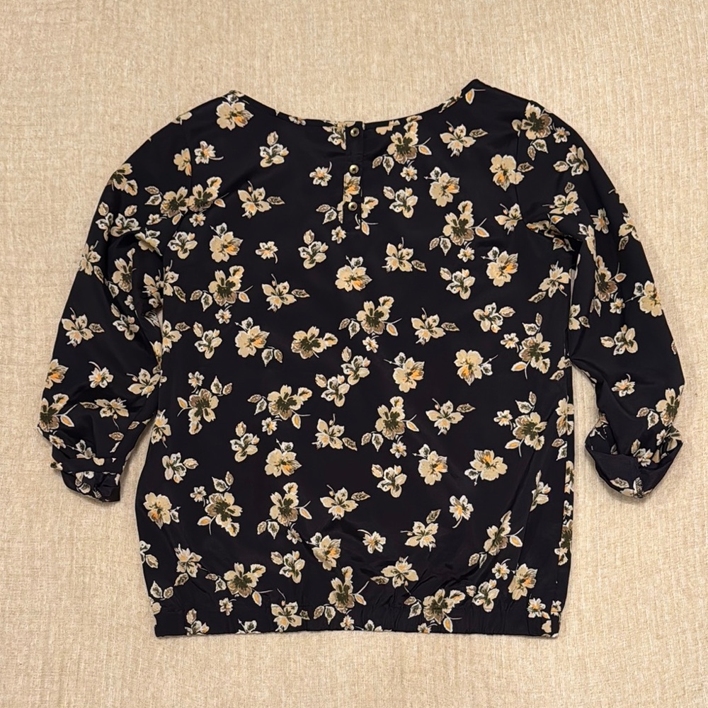 Floral Navy‎ Blouse - Picture 2 of 9
